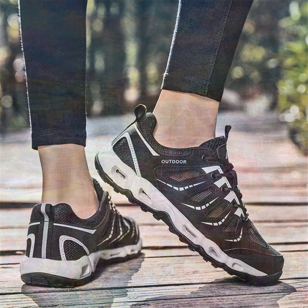 Sumer Round Tip Silver Sneaker - огляд і ціна Badminton Outfit